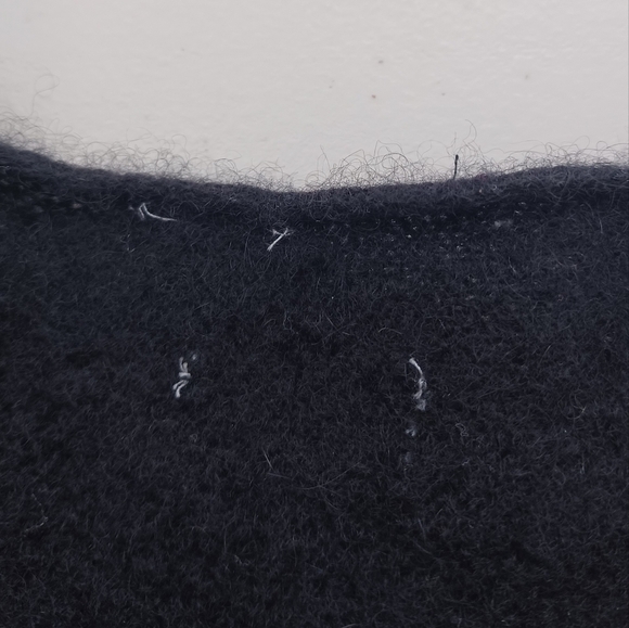 Minimalist Black Old Money 100% Cashmere Long-sleeve Scoop Neck Jumper Sweater - Picture 9 of 11